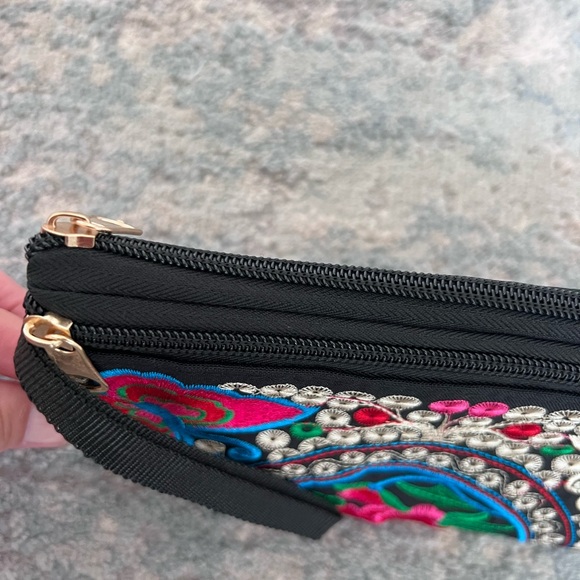 NWT | Black and Pink Embroidered Clutch - Picture 5 of 7